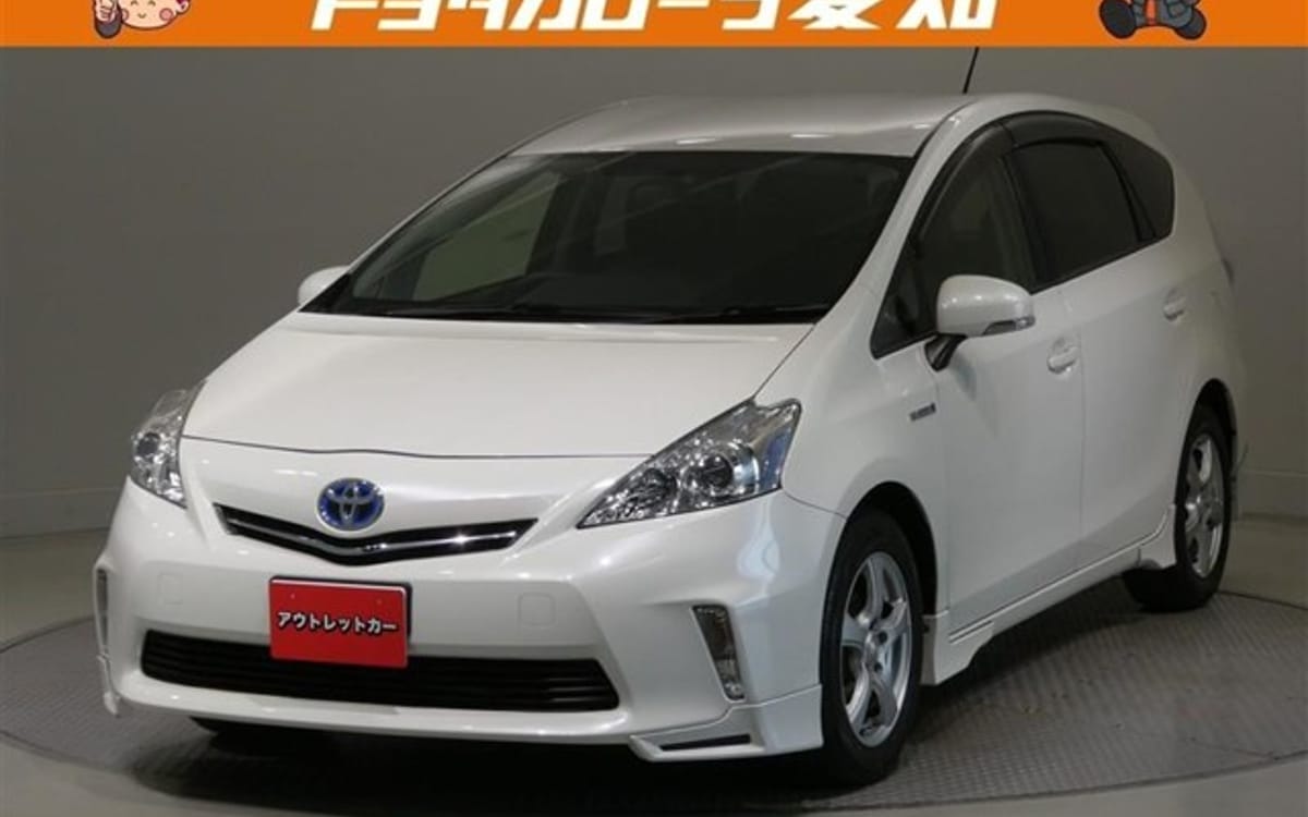 2012 Toyota Prius α 1.8 S — photo 1
