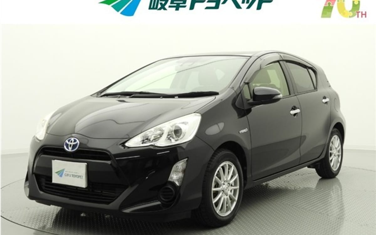 2017 Toyota Aqua 1.5 S — photo 1