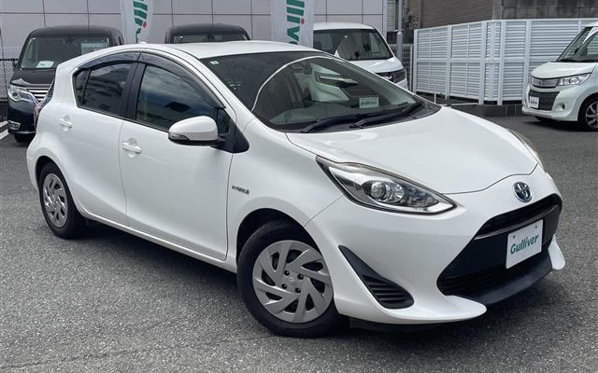2017 Toyota Aqua 1.5 S — photo 1